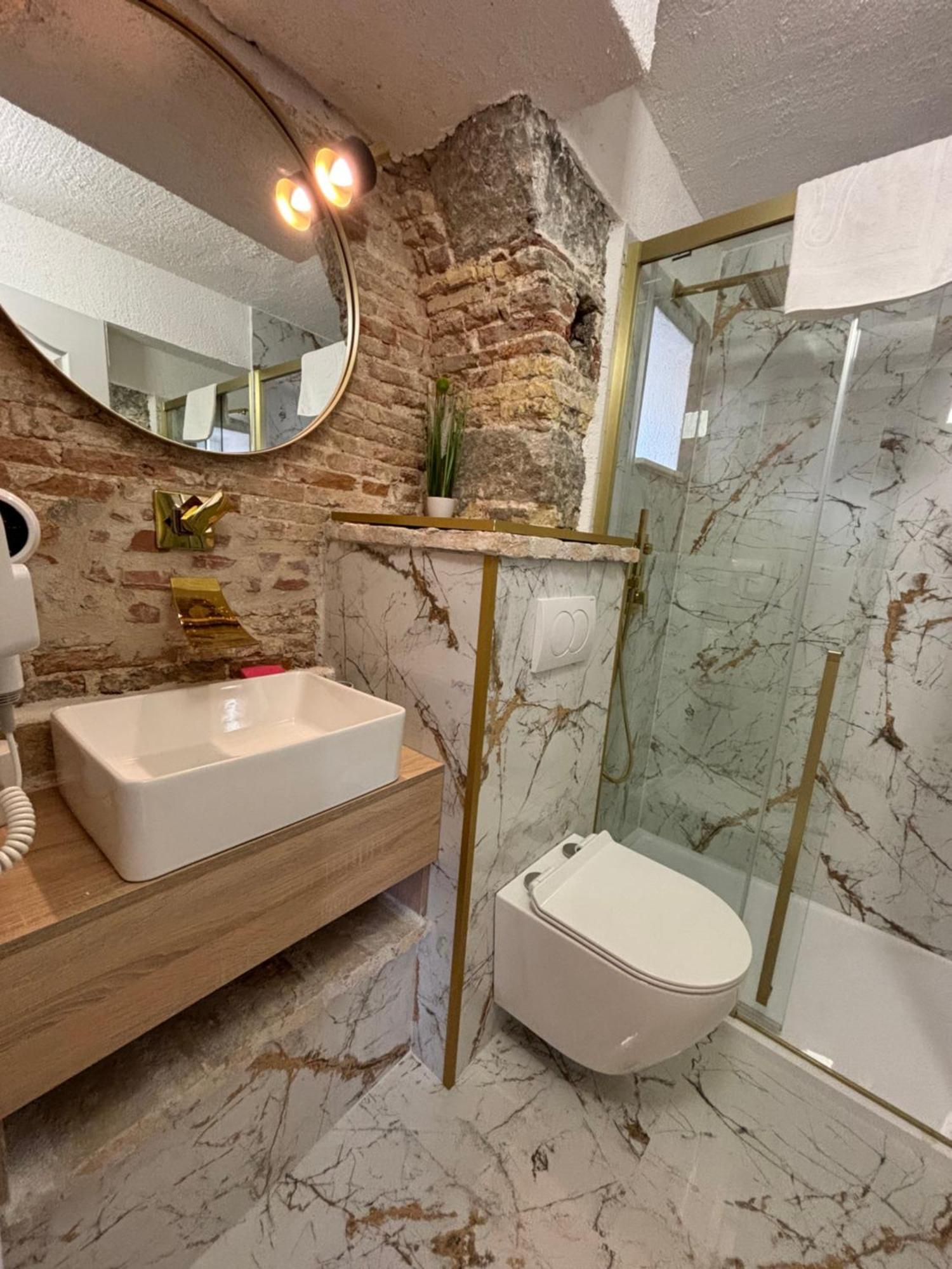 Vale Hotel Сплит Екстериор снимка